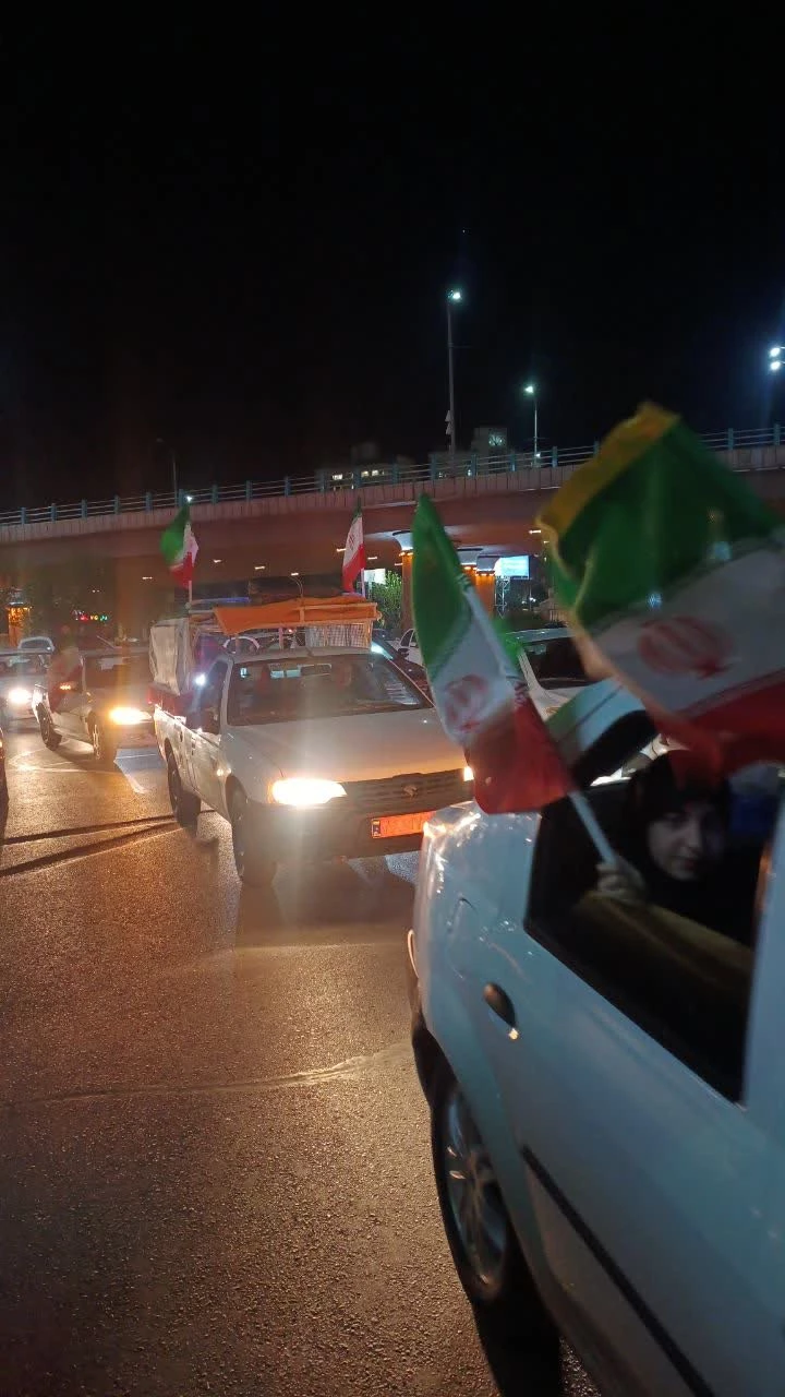 حرکت کاروان خودرویی کارکنان واحددانشگاهی سلمان فارسی شیراز 9