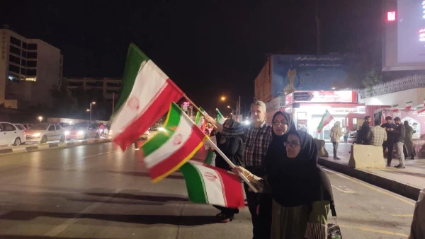 در کنار هم می مانیم. 5